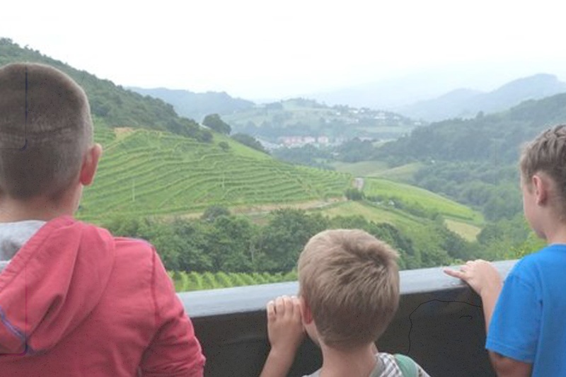 03_VisitaFamiliarALaBodegaTalaiBerriEnZarautz.jpg
