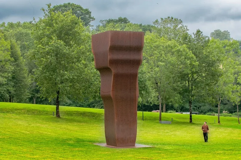 01_Chillida.jpg